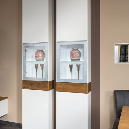 Vitrinenschrank