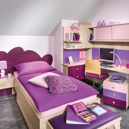 Jugendzimmer mit Schreibtisch