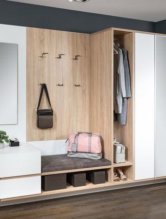Vorzimmer mit Sitzplatz