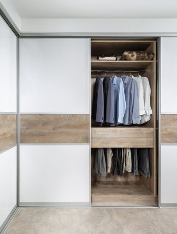 Schiebetürschrank