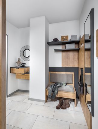 Vorzimmer mit Sitzplatz
