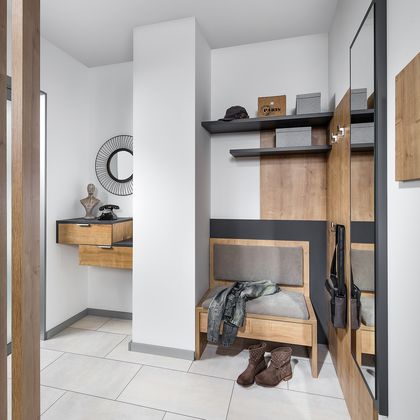 Vorzimmer mit Sitzplatz