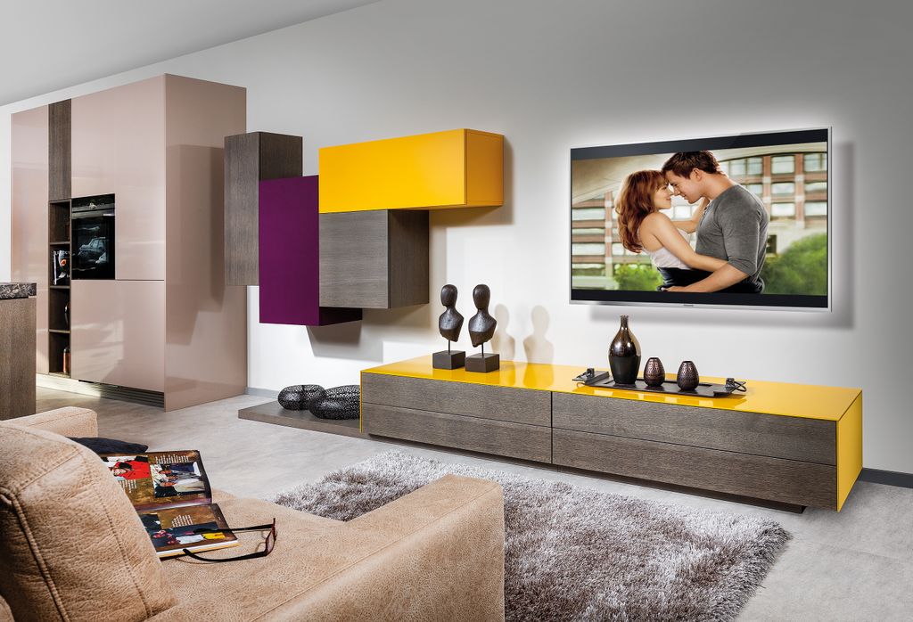 Wohnwand mit TV-Paneel